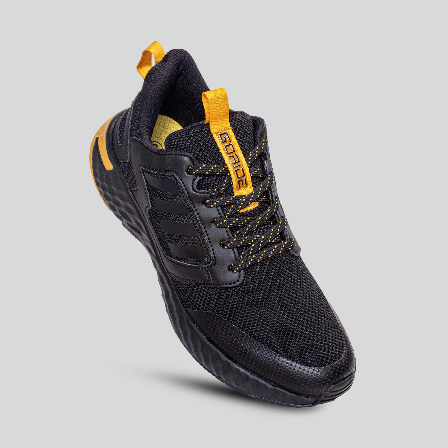 Branded sports shoes for men