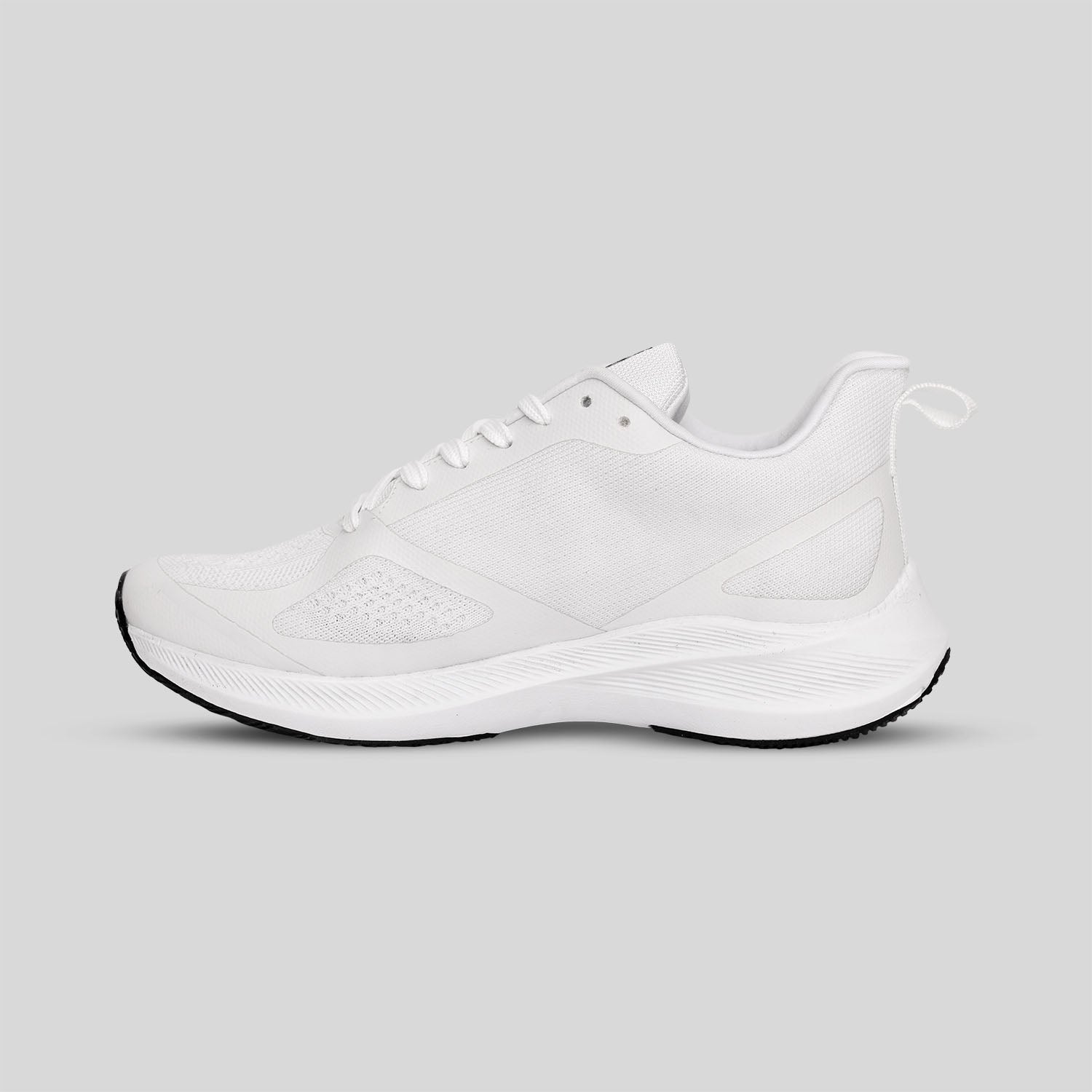 White stylish sports shoes for men 