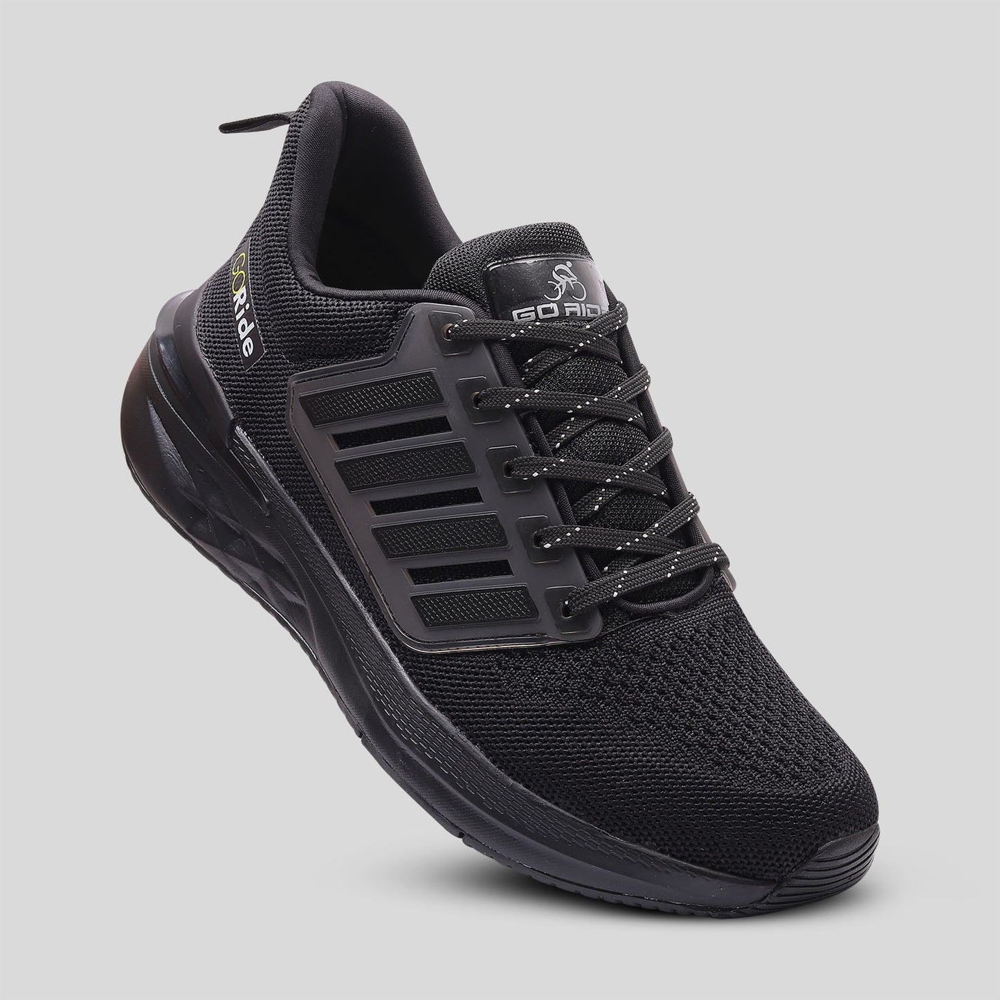 Latest sports shoes for men with flexible midsole